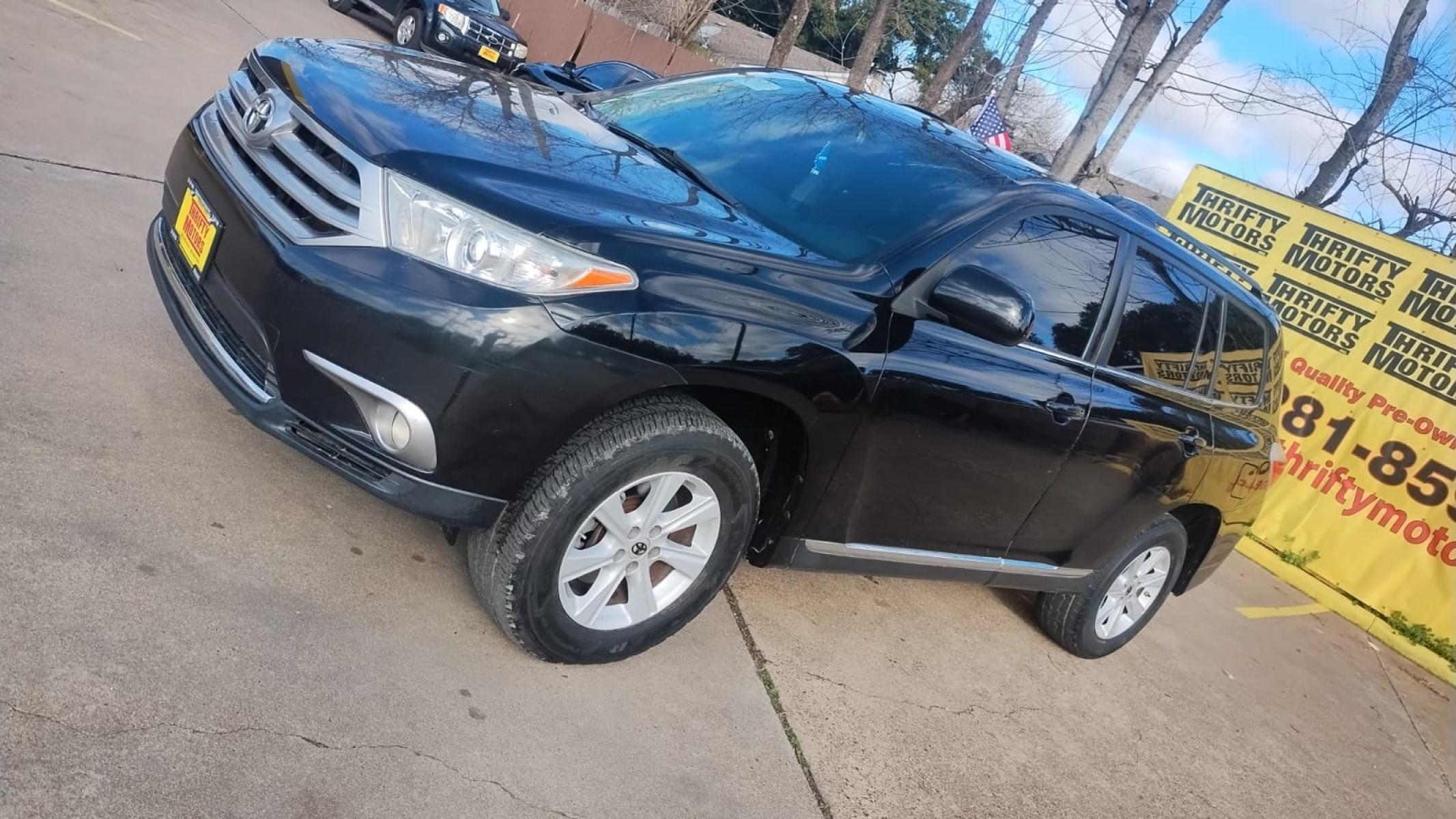 2013 Toyota Highlander Base 2WD V6 (5TDZK3EH4DS) with an 3.5L V6 DOHC 24V engine, 5-Speed Automatic transmission, located at 16710 Clay Rd., Houston, TX, 77084, (281) 859-7900, 29.834864, -95.656166 - Photo #1